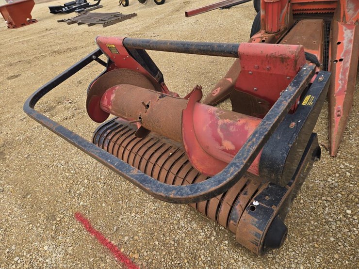 #7939-•-new-idea-pull-type-chopper-w/-2-row-30"-corn-head-image-3