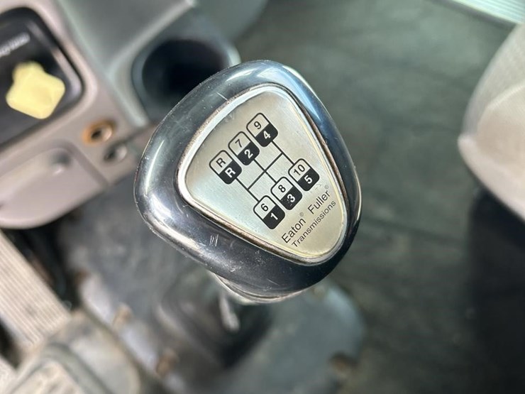 2012-peterbilt-386-image-15