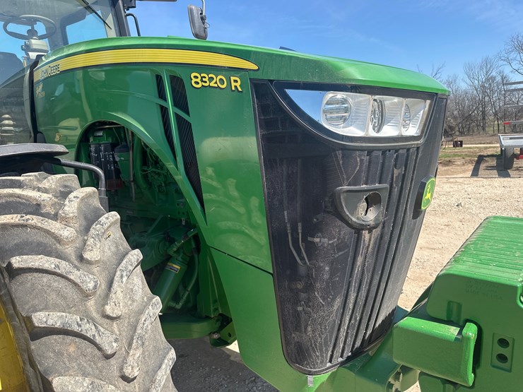 2016-john-deere-8320r-image-24