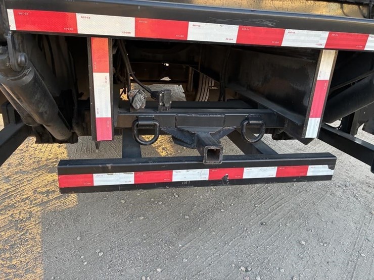 2016-ford-f650-xlt-image-6