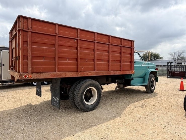 l2---1974-gmc-6500-grain-truck-image-3