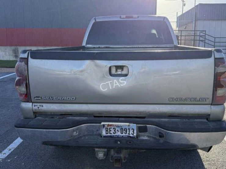 2003-chevrolet-2500-image-9