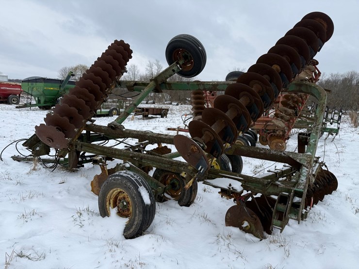 john-deere-220-image-9