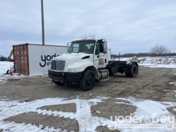 2002-international-durastar-4300-image-1