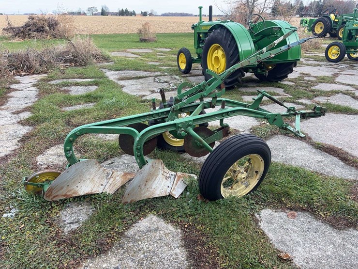 john-deere-12-image-4