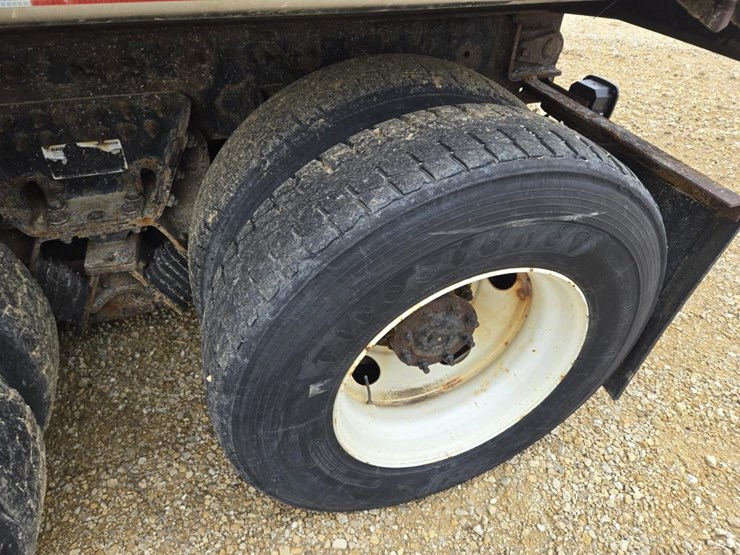 2014-international-7400-image-14