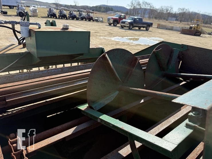 kelley-mfg-co-poultry-house-cleanout-machine-6107-image-11