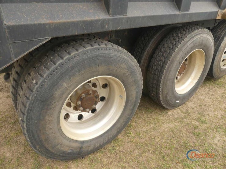 2009-peterbilt-388-image-8