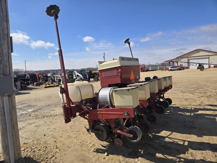 international-955-image-11