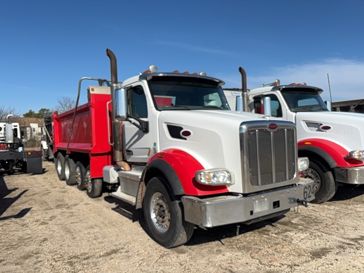 2015-peterbilt-567-image-2