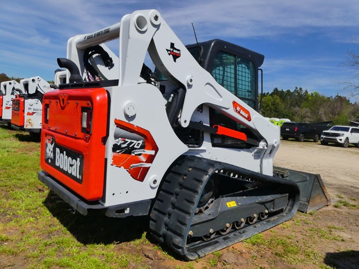 2023-bobcat-t770-image-3