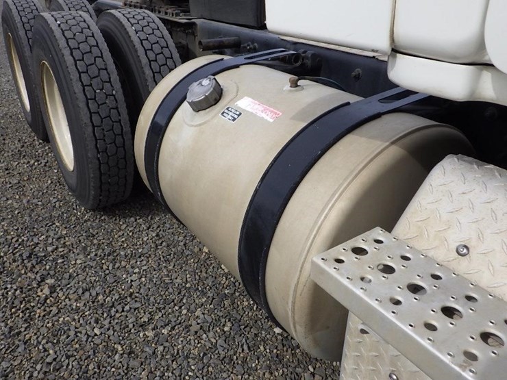 2016-freightliner-cascadia-125-image-21