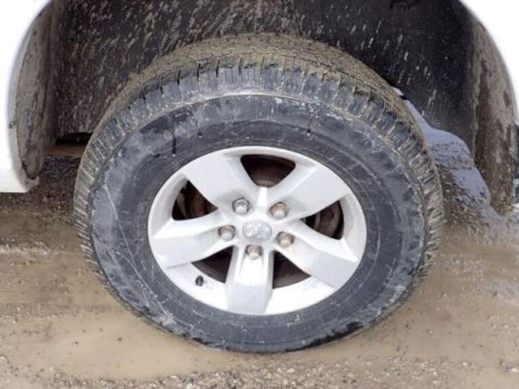 2013-ram-1500-slt-image-47