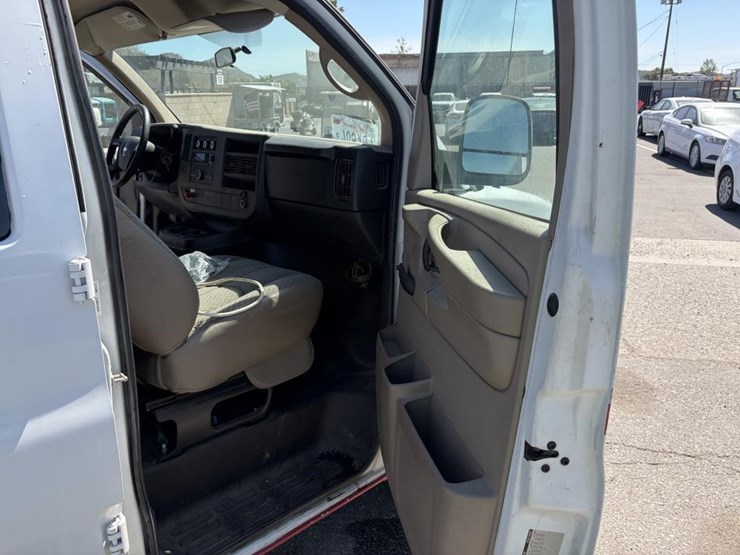 2009-chevrolet-express-1500-image-9