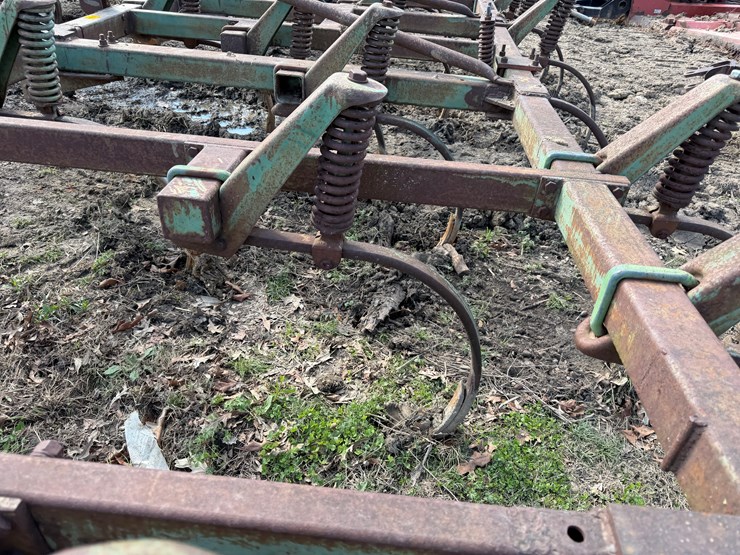 john-deere-17-image-8