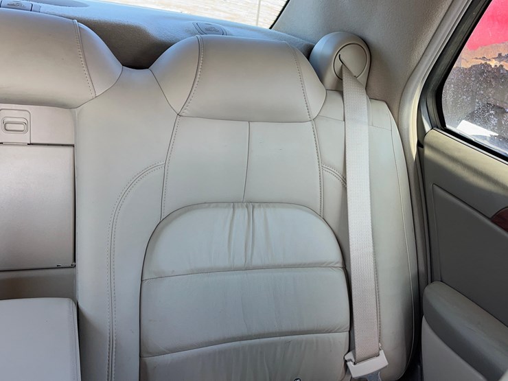 2004-cadillac-deville-sedan-image-25