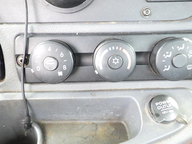 2016-freightliner-cascadia-125-image-45