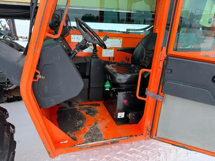 2008-jlg-g10-55a-image-38