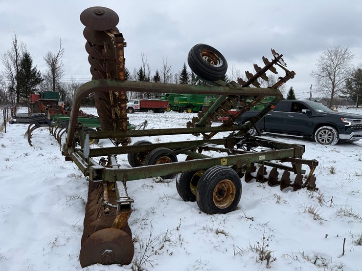 john-deere-220-image-5