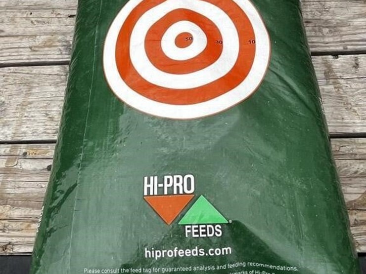 conex--pallet-of-deer-corn-image-3