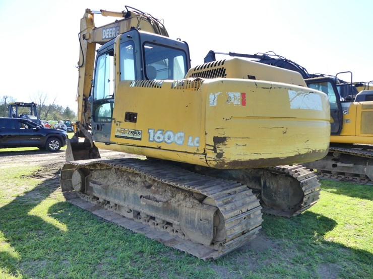 2006-deere-160c-lc-image-3
