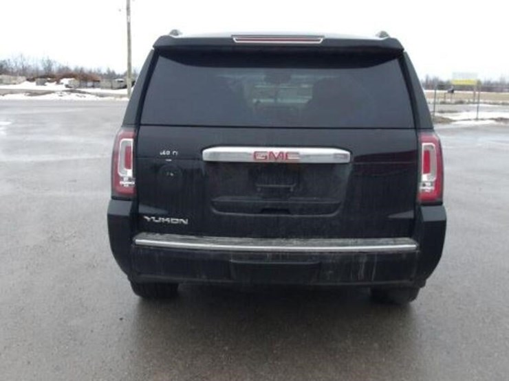 2016-gmc-yukon-denali-image-6