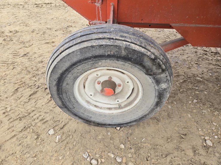 #72-•-fertilizer-auger-wagon-on-gear-image-8