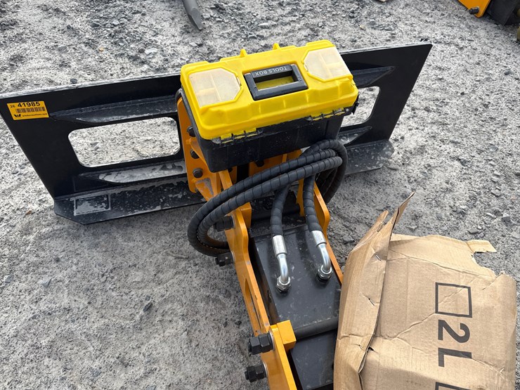 #2083-•-unused-giyi-d680-skid-steer-pile-hammer-dzc680260290-inv#-41985-image-6