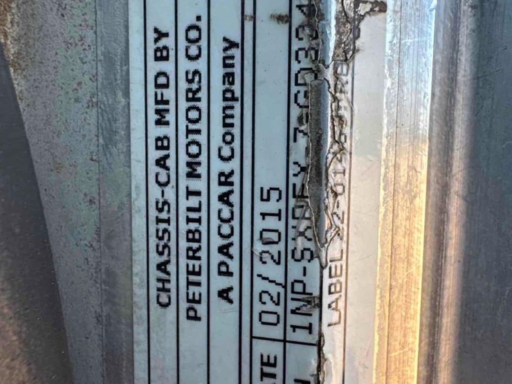2016-peterbilt-365-image-39