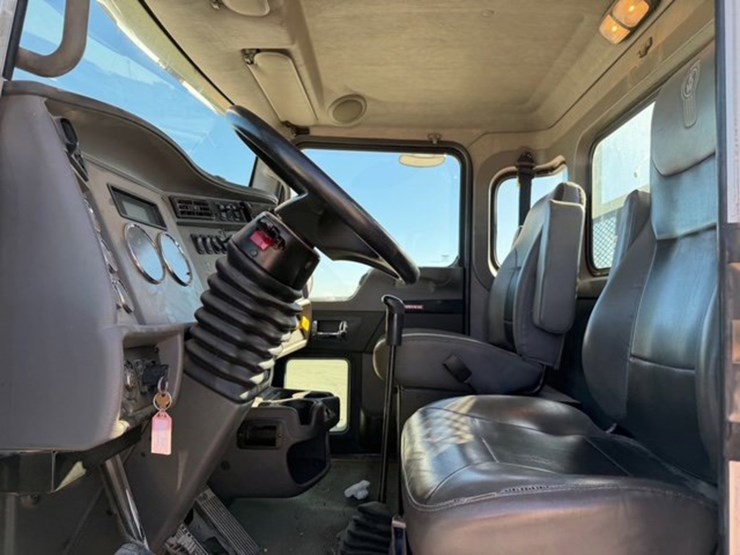 2019-kenworth-t370-image-10