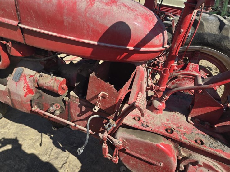 #223-•-farmall-m-tractor-image-14