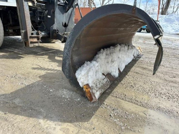 2013-freightliner-108sd-image-80