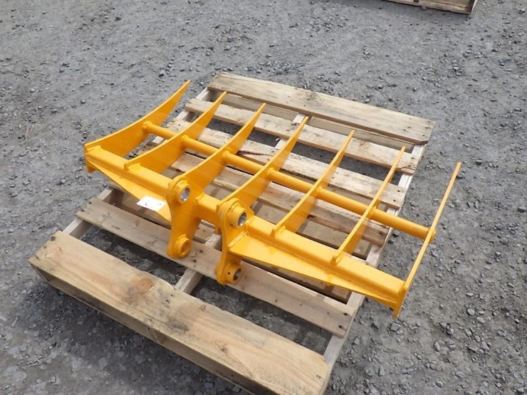 caterpillar-303-image-3