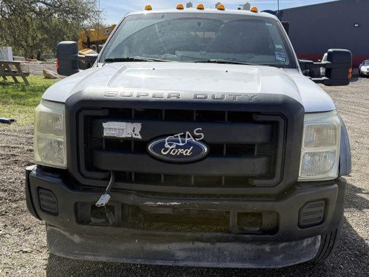 2011-ford-f550-image-2