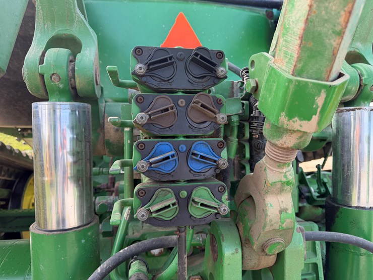 john-deere-8320rt-image-33