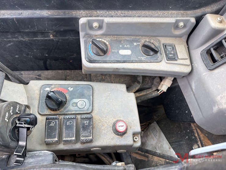 2012-kubota-kx057-4-image-21