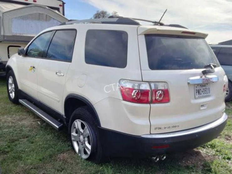 2012-gmc-acadia-image-5