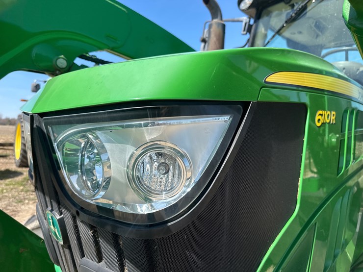 john-deere-6110r-image-3