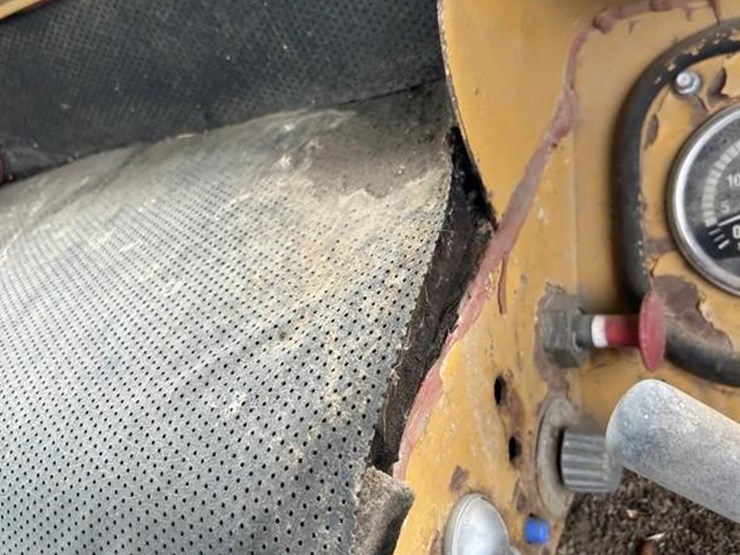 caterpillar-613-image-18