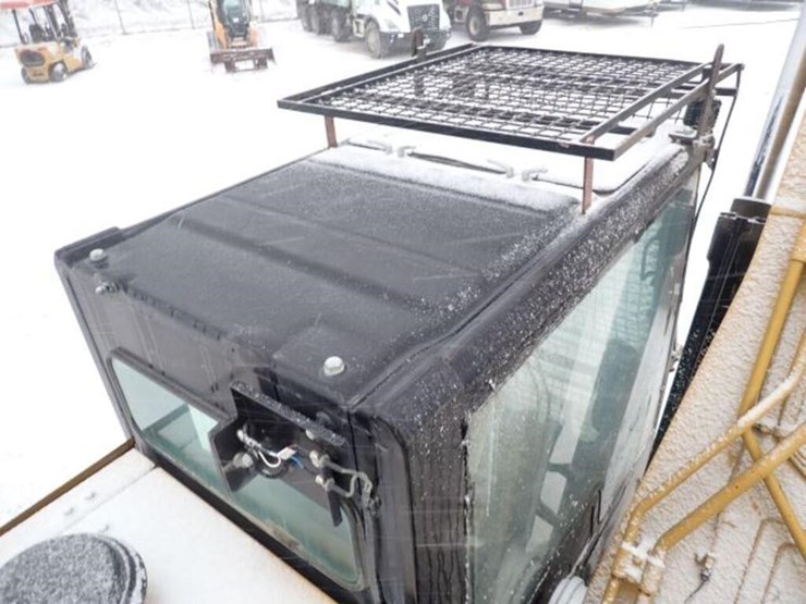 2017-caterpillar-320fl-image-44