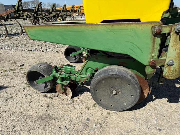 john-deere-12-image-5