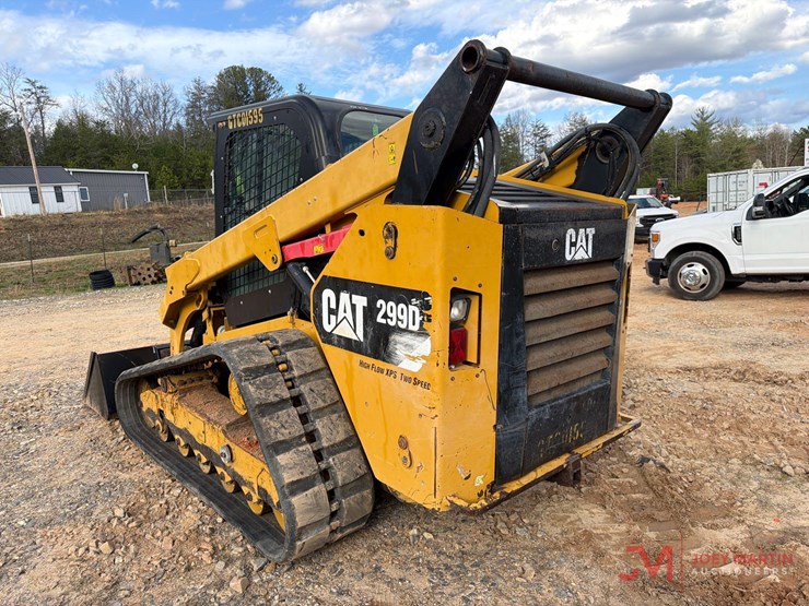 2015-caterpillar-299d-image-3