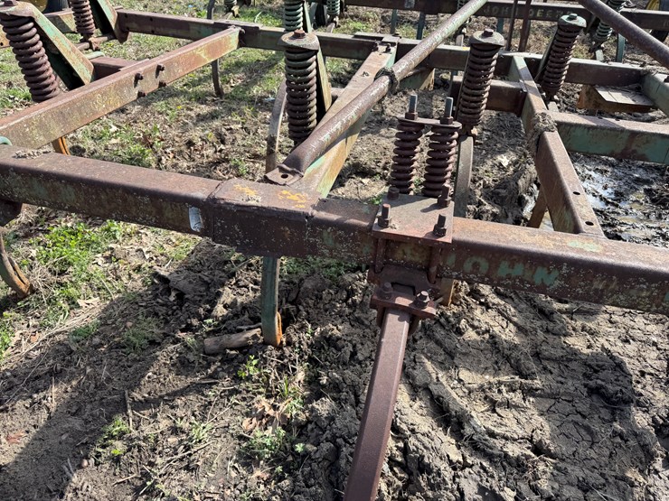 john-deere-17-image-33