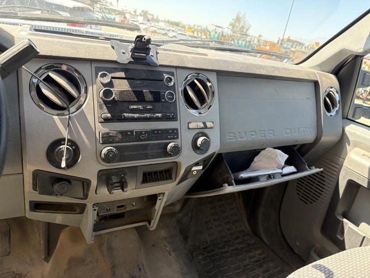 2016-ford-f250-xlt-image-16