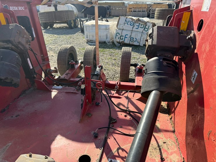 bush-hog-2215-image-15