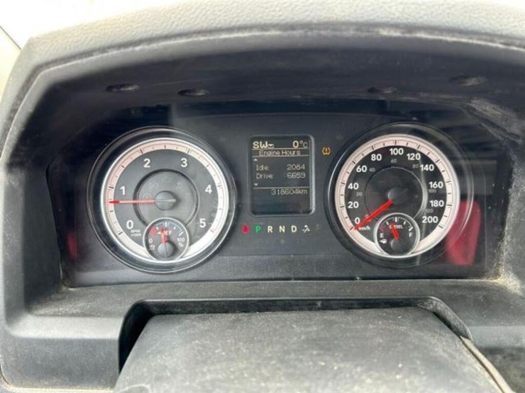 2014-ram-2500-hd-image-13