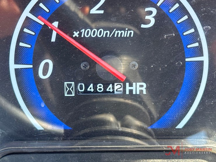 kubota-b2601-utility-tractor-image-26