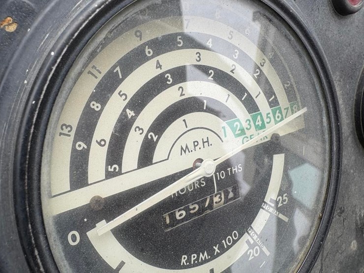 john-deere-2040-image-16