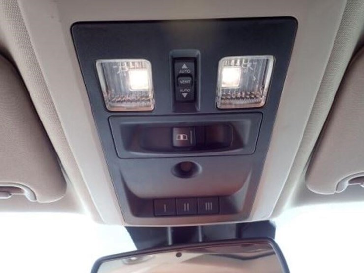 2018-ram-1500-laramie-image-21