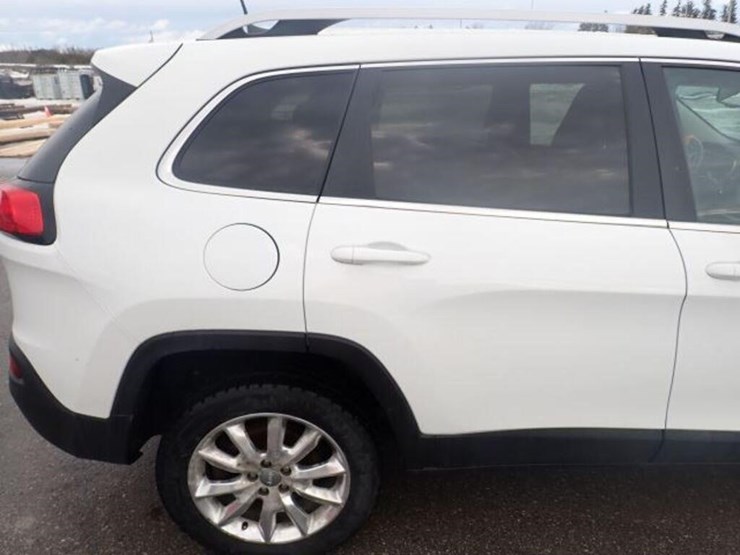 2016-jeep-cherokee-image-71